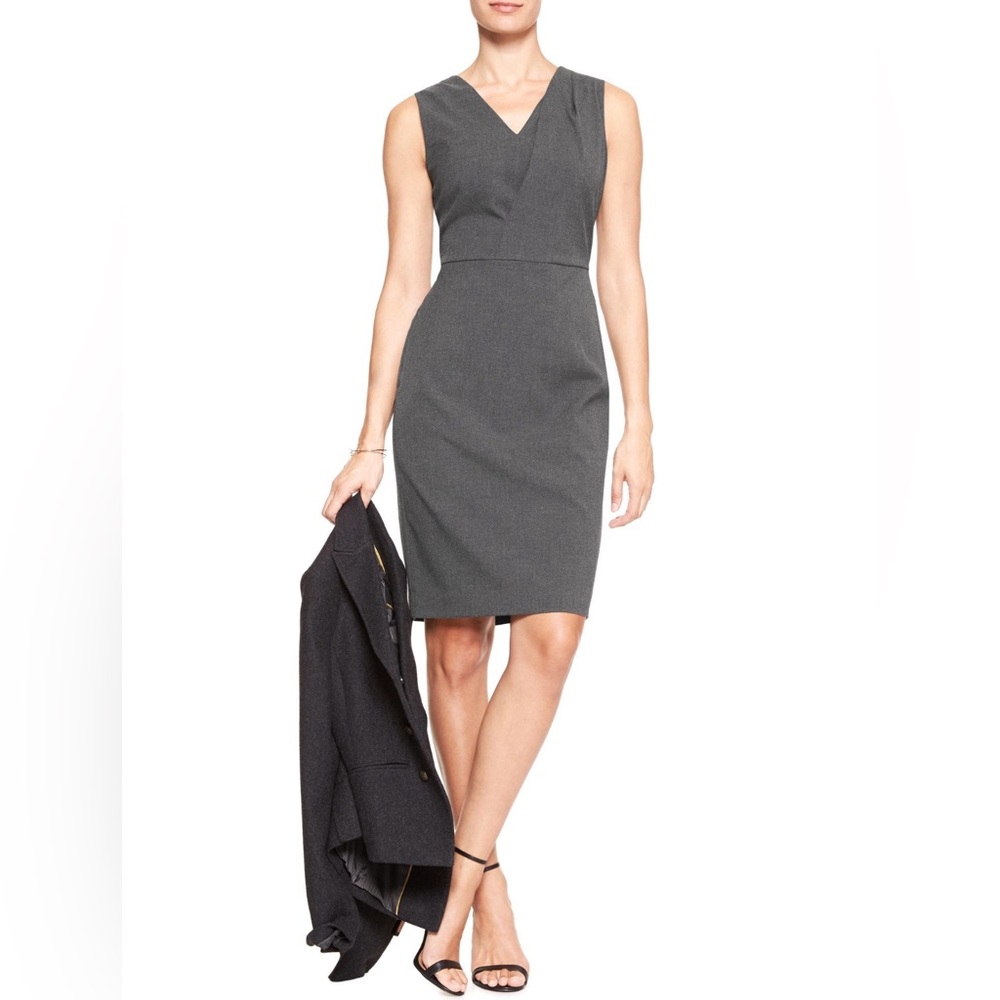 Banana Republic sheath dress in gray woven in Italy